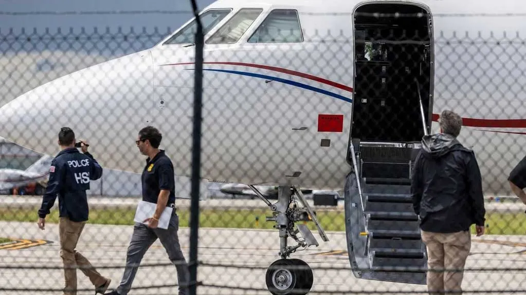 هواپیمای Dassault Falcon 200 متعلق به نیکلاس مادورو در فرودگاه سانتو دومینگو