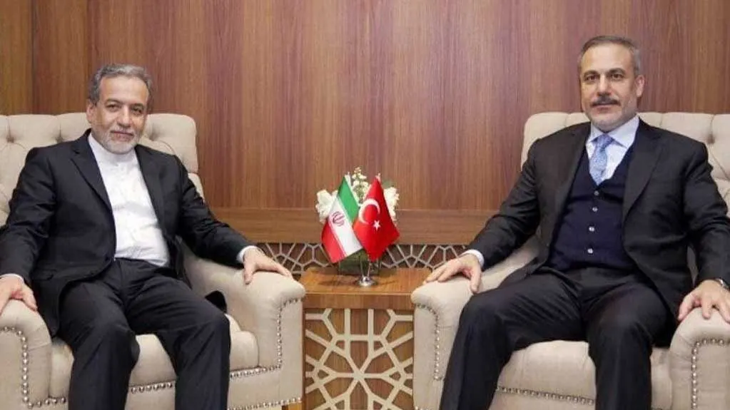دیدار وزرای خارجه ایران و ترکیه در حاشیه اجلاس سازمان همکاری اسلامی در جده