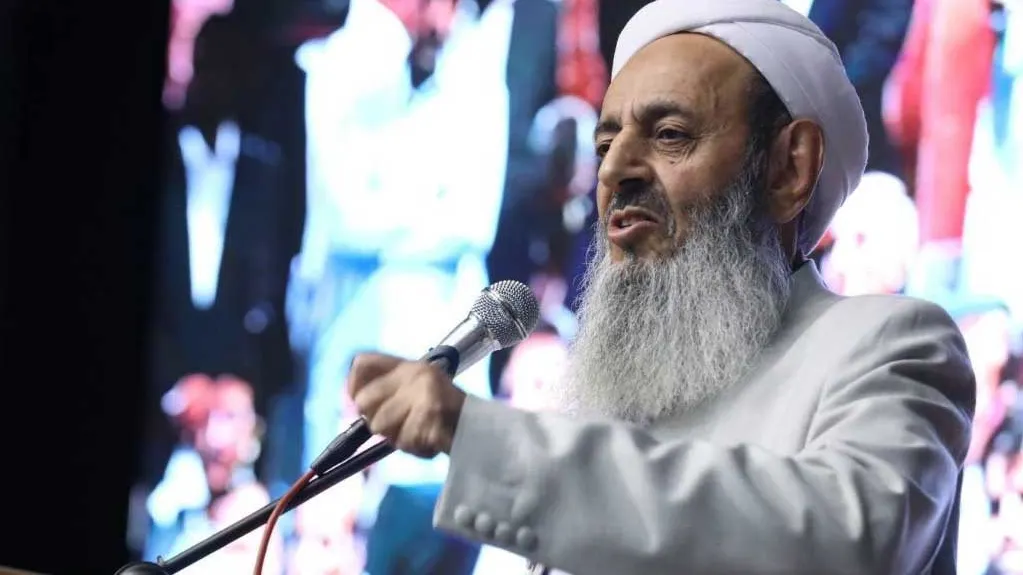 مولوی عبدالحمید در حال سخنرانی درباره حقوق فلسطینیان در غزه