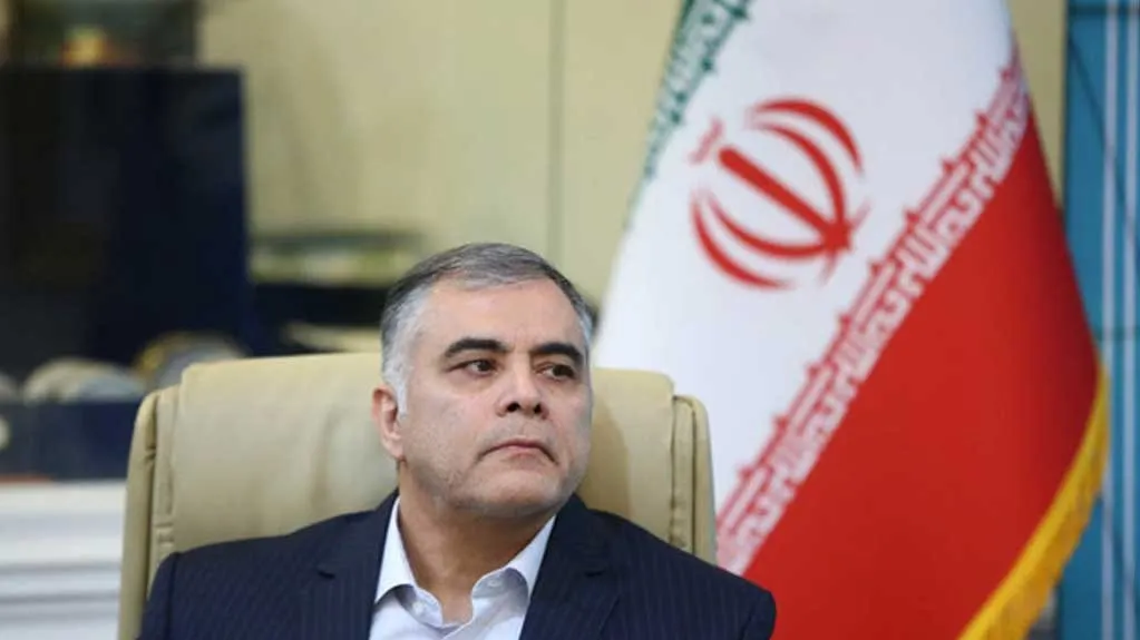 وزیر نفت در حال گزارش دستاوردهای جدید صنعت نفت و گاز کشور