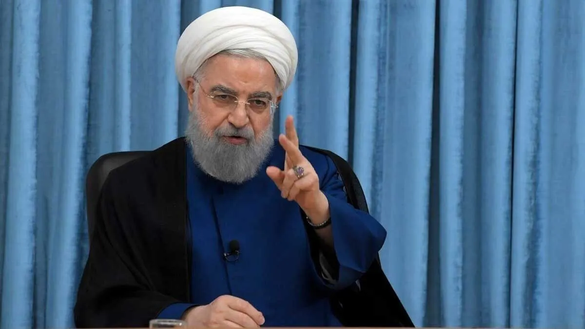 حسن روحانی در حال سخنرانی درباره فرصتهای از دست رفته مذاکرات هستهای