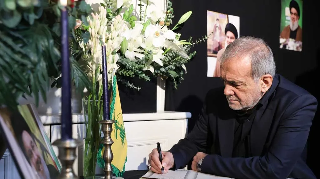 حضور رئیس جمهور در دفتر حماس و ادای احترام به شهید یحیی سنوار