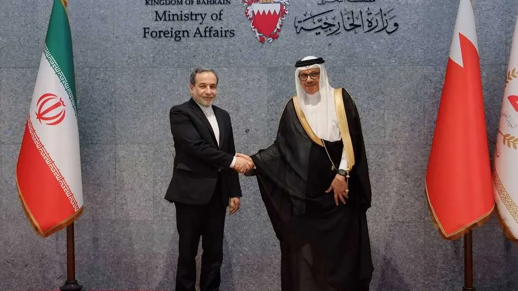 دیدار وزیر امور خارجه ایران با مقامات بحرینی