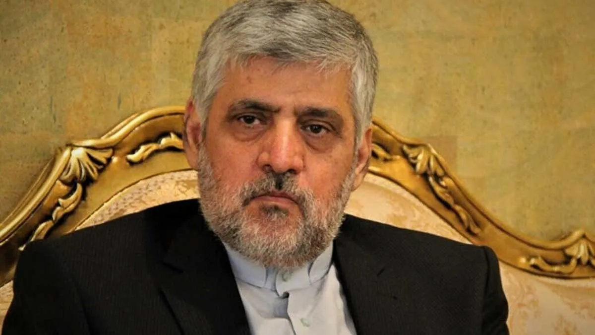 دیپلمات ایرانی در حال سخنرانی درباره آینده سوریه در مجمع گفتوگوی تهران