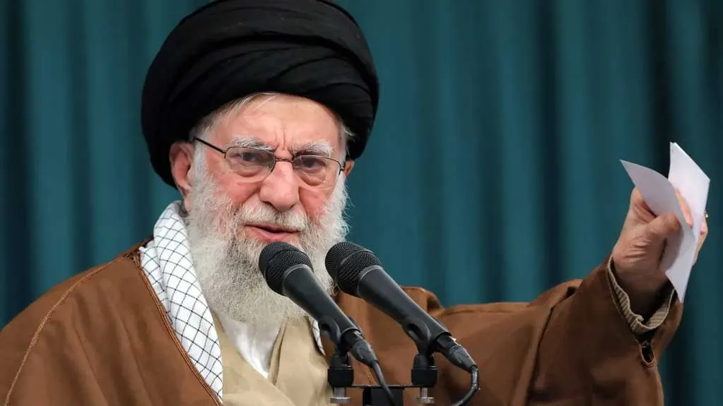 دیدار رهبر معظم انقلاب با فرماندهان نیروهای مسلح در آستانه سال نو