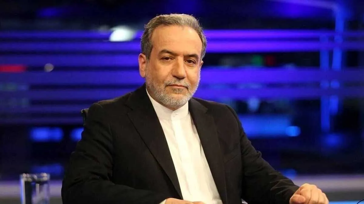وزیر امور خارجه ایران در حال سخنرانی درباره مذاکرات هستهای