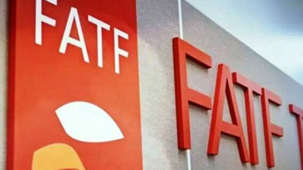 رئیس شورای اطلاعرسانی دولت در حال گفتگو درباره سیاستهای جدید دولت