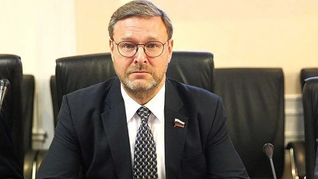 کنستانتین کوساچف در حال تحلیل نتایج انتخابات آلمان و موضع صدراعظم جدید