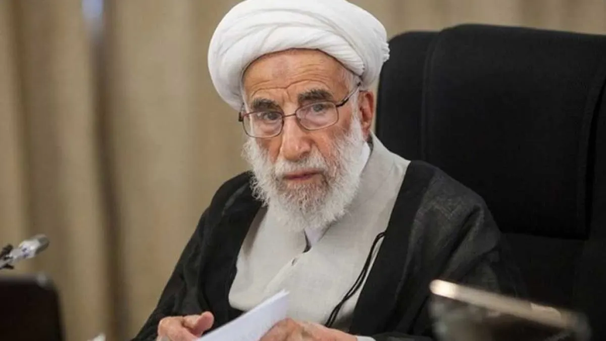 آیتالله احمد جنتی دبیر شورای نگهبان