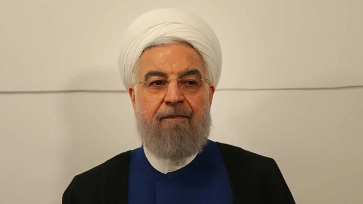 حسن روحانی در حال سخنرانی درباره برجام و مکانیسم اسنپ‌بک