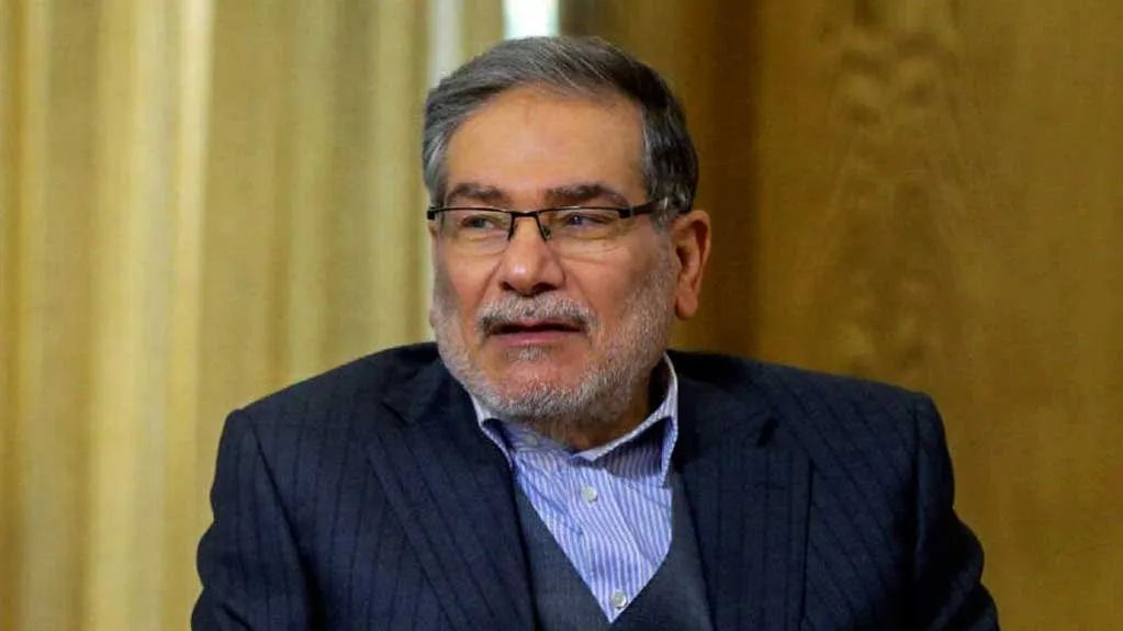 بازدید علی شمخانی از نمایشگاه دستاوردهای هستهای ایران
