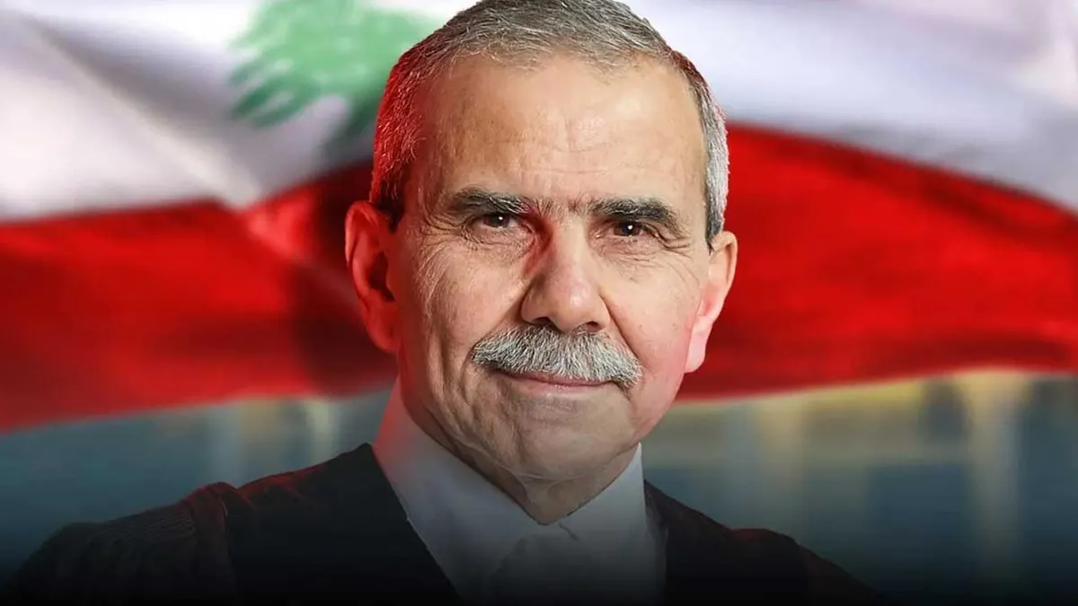 نخست‌وزیر لبنان نواف سلام در حال سخنرانی درباره تجاوزهای اسرائیل