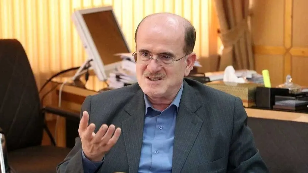 پاراگراف ها را بدون خلاصه کردن و بصورت یکپارچه تکمیل کن