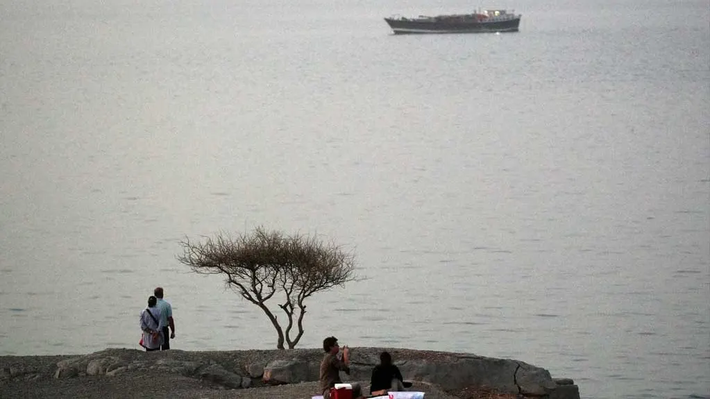 نفتکشهای غولپیکر در حال عبور از تنگه استراتژیک هرمز
