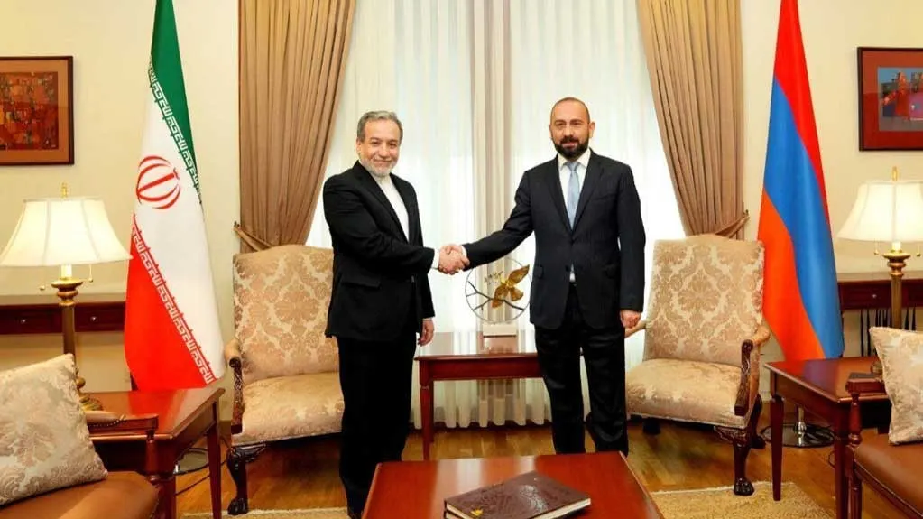 دیدار وزیر امور خارجه ایران با مقامات ارمنستان در ایروان