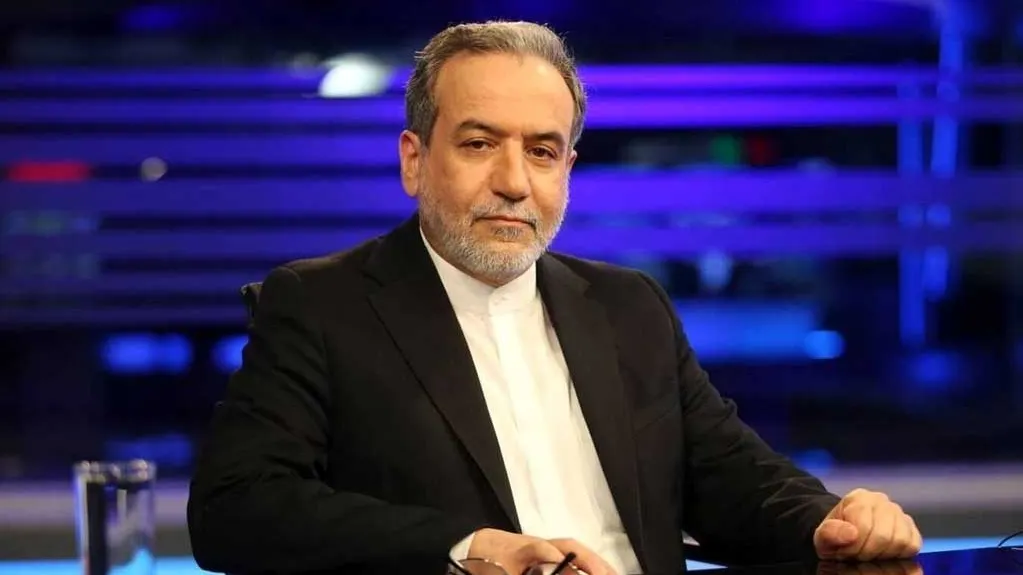 حضور سیدعباس عراقچی در آخرین نشست سخنگویی وزارت امور خارجه سال ۱۴۰۳